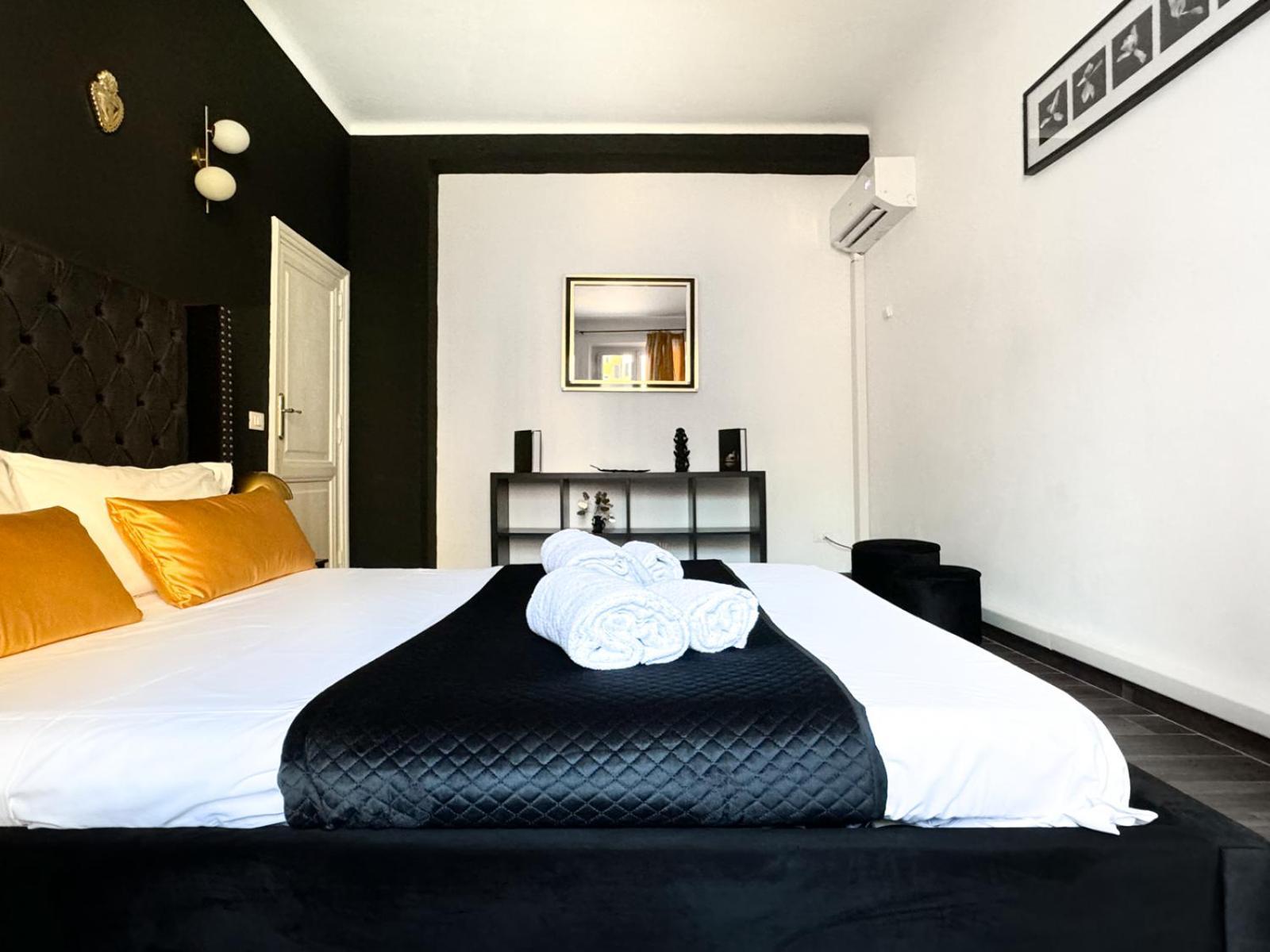 Tp Apartment Luxury San Giovanni โรม ภายนอก รูปภาพ